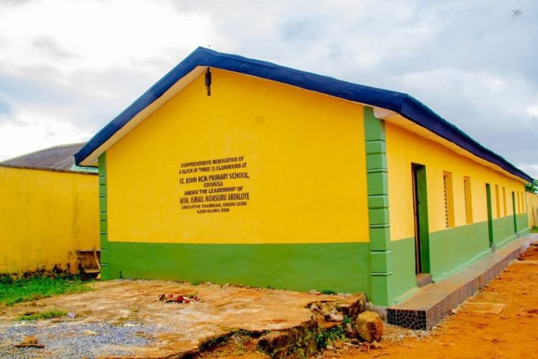 WORK CONTINUES: AKINLOYE DELIVERS ANOTHER EDUCATION PROJECT IN EREDO LCDA